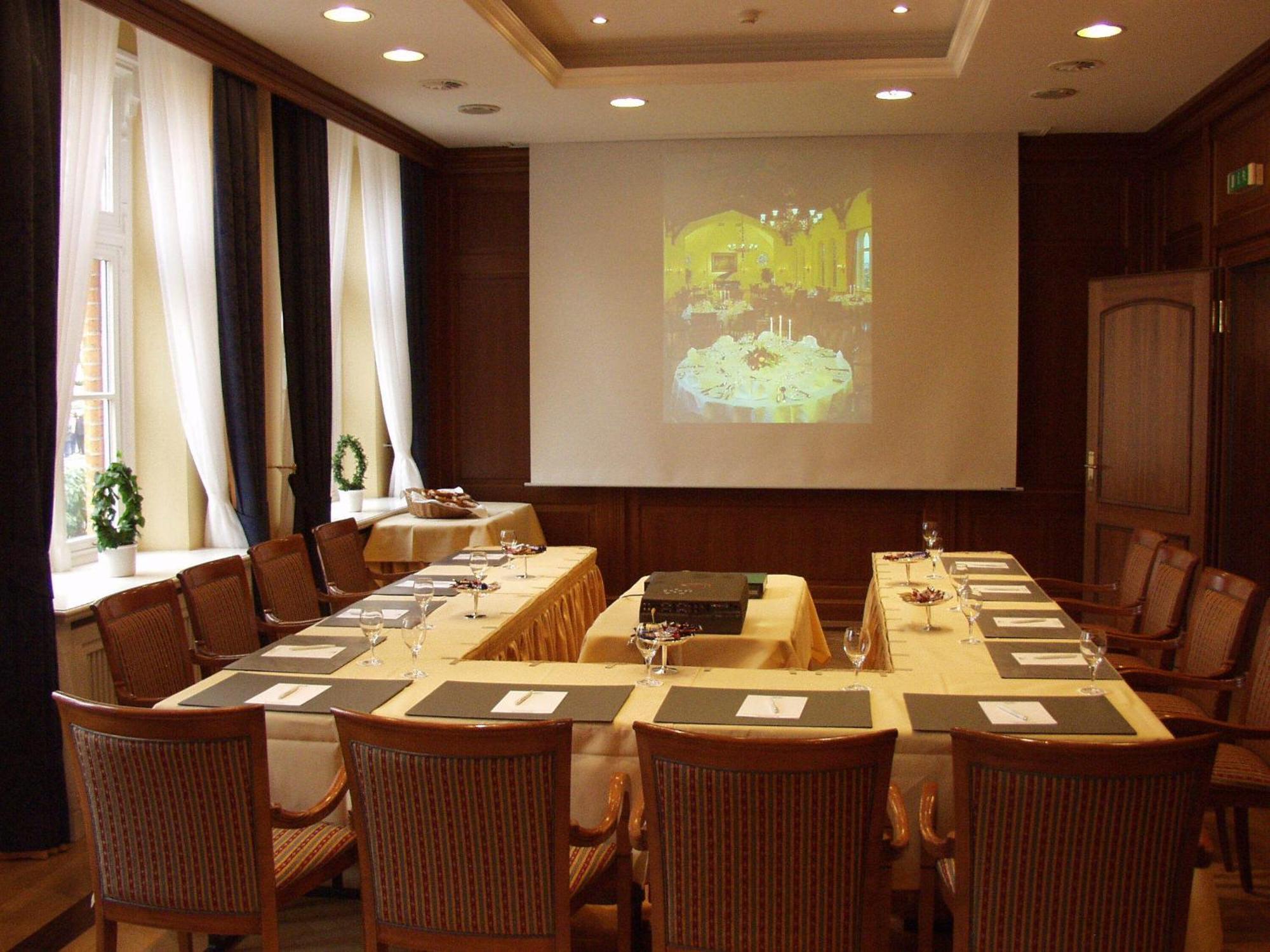 Hotel Altes Gymnasium Husum  Dış mekan fotoğraf