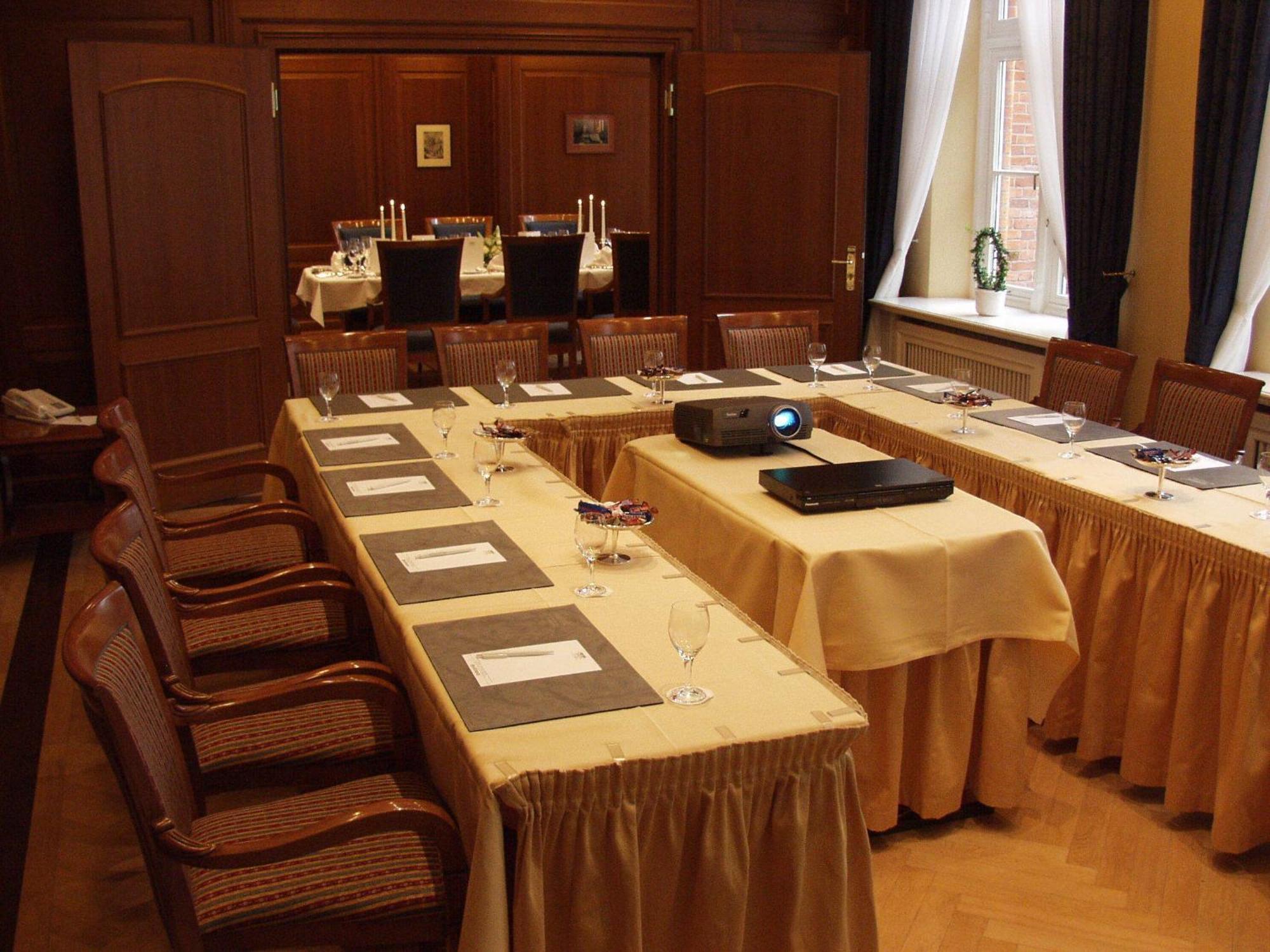 Hotel Altes Gymnasium Husum  Dış mekan fotoğraf